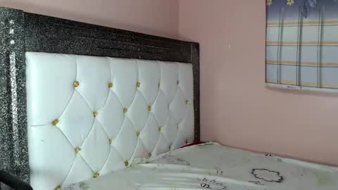 queenchloe1 online show from April 8, 6:11 pm