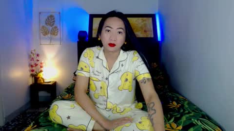 QUEEN online show from January 11, 6:30 am