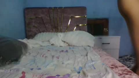 queennih online show from January 18, 7:56 pm