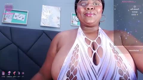 queenrachelbrown online show from March 16, 9:19 pm