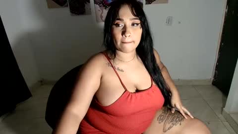 queensquirt27 online show from April 2, 2:13 pm