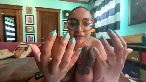 Queen Hilarity online show from March 28, 7:59 pm