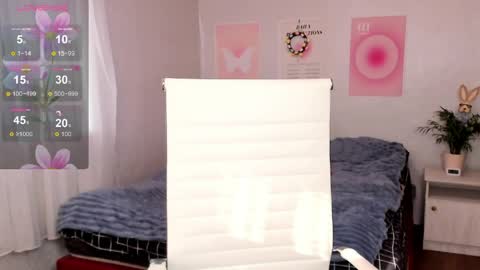 Anna online show from April 4, 6:42 am