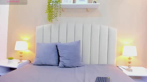 Rachel Donnelly online show from March 4, 2:19 am