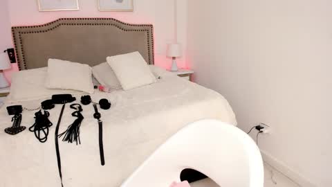 RACHEL ES online show from March 20, 9:36 am