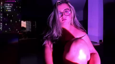 Rachel Foss online show from December 10, 10:58 pm