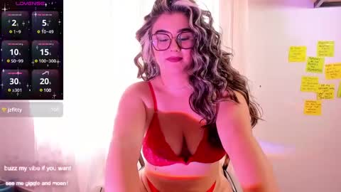 Rachel Foss online show from December 3, 6:44 pm