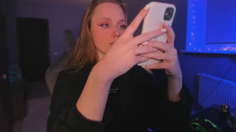 Snapshot of rachel_passion chatting on December 15, 6:07 am Diana online show from December 15, 6:07 am