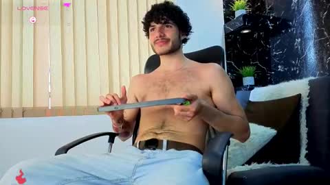 R A F A E L online show from December 4, 8:52 pm