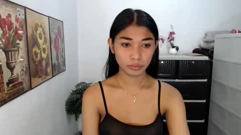 raindrizzle1706 online show from April 10, 10:53 am