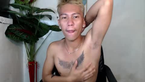 Snapshot of ralfhuge24 chatting on September 27, 2:15 pm ralfhuge24 online show from September 27, 2:15 pm