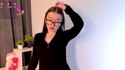 Helen online show from February 23, 1:10 pm