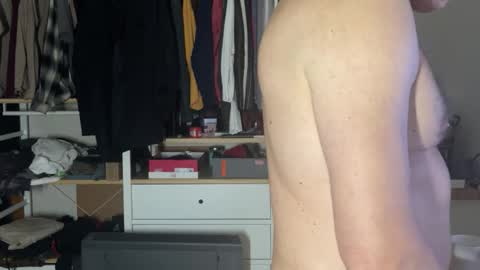 Snapshot of randytoy chatting on October 22, 9:56 am randytoy online show from October 22, 9:56 am