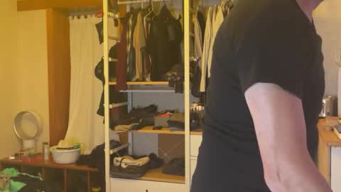 Snapshot of randytoy chatting on September 30, 10:15 am randytoy online show from September 30, 10:15 am