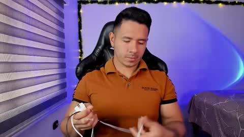 Jonas online show from January 14, 2:47 pm