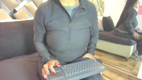 Raquel Moore  online show from January 12, 4:58 pm