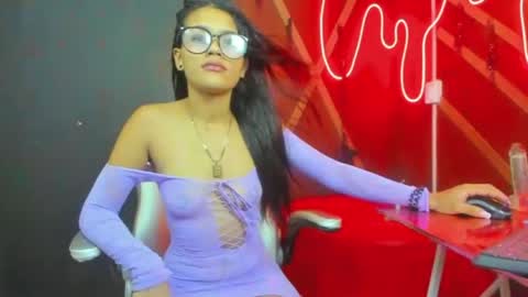 RashelDerosa online show from June 15, 6:44 pm