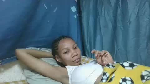 Snapshot of rasoanetteee chatting on October 4, 9:07 am rasoanetteee online show from October 4, 9:07 am