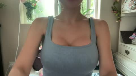 rashberrybussy online show from June 11, 6:06 pm