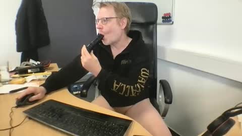 Raunchy me online show from February 23, 2:30 pm