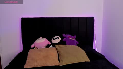 Snapshot of raven__white1 chatting on March 8, 9:51 pm Raven online show from March 8, 9:51 pm