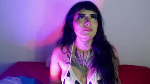raven_day online show from May 15, 5:27 am