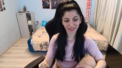 raven_haired_goddess online show from March 13, 9:34 am