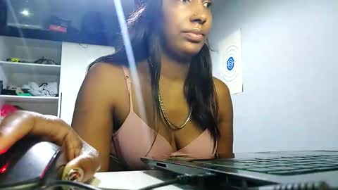 ravenbby online show from April 9, 2:37 am