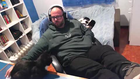 ravingr3d3 online show from February 12, 11:19 pm