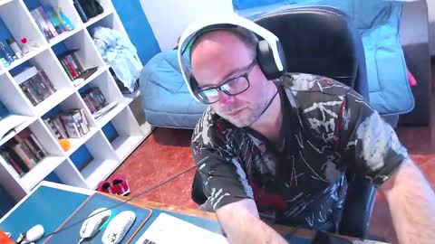 ravingr3d3 online show from April 2, 3:19 pm