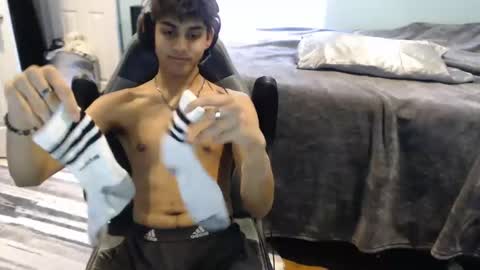 raymondg8596 online show from February 26, 7:42 pm