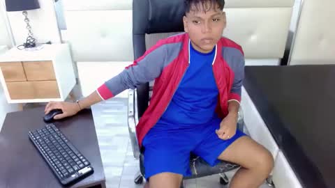 Snapshot of raystewart_ chatting on October 16, 3:39 am raystewart  online show from October 16, 3:39 am