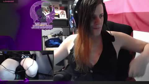 Snapshot of raysuon chatting on December 13, 5:27 am Rae-Suon online show from December 13, 5:27 am