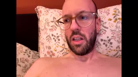 HugeSecret online show from February 5, 3:26 pm