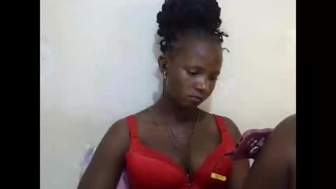 queen online show from March 4, 5:34 pm