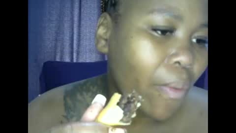 REAL1SWEETHEART online show from February 5, 7:12 am