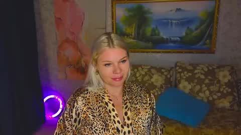 Snapshot of reasonforpassion_ chatting on September 13, 2:41 pm Im a little sick. Ill be back soon. online show from September 13, 2:41 pm
