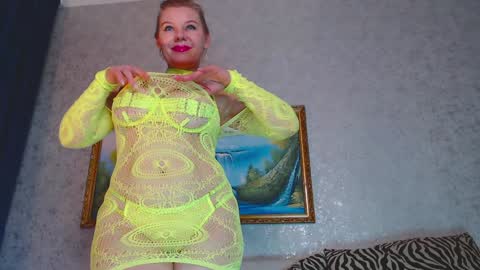 Snapshot of reasonforpassion_ chatting on January 31, 9:16 pm Im a little sick. Ill be back soon. online show from January 31, 9:16 pm