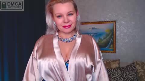 Snapshot of reasonforpassion_ chatting on February 14, 5:46 pm Im a little sick. Ill be back soon. online show from February 14, 5:46 pm