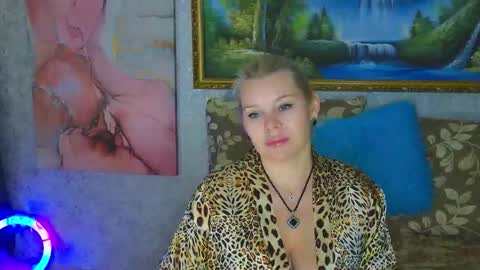 Snapshot of reasonforpassion_ chatting on October 5, 3:30 pm Im a little sick. Ill be back soon. online show from October 5, 3:30 pm