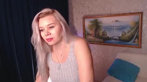 Snapshot of reasonforpassion_ chatting on December 5, 5:43 am Im a little sick. Ill be back soon. online show from December 5, 5:43 am