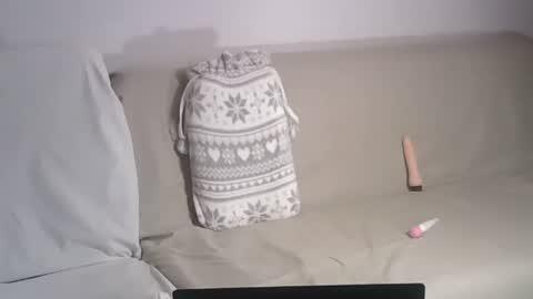 Rebekka  Nelson online show from March 24, 7:31 pm