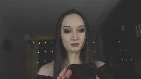 AnnaAnnet online show from April 3, 3:30 pm