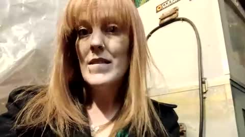 reddevilbby968608 online show from December 1, 7:01 pm