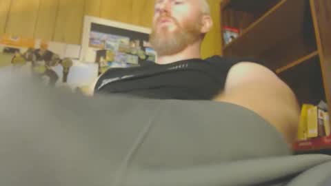 theredhead4fun online show from December 5, 7:11 pm