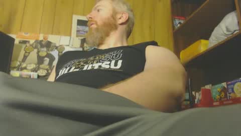 Snapshot of redhead4fun chatting on January 6, 5:30 am theredhead4fun online show from January 6, 5:30 am