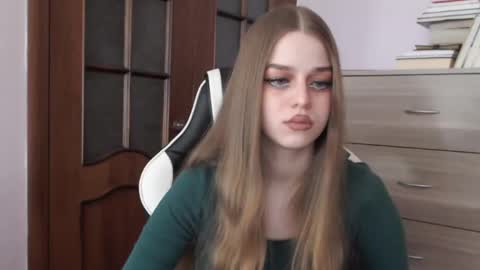 Lily online show from February 13, 2:59 am