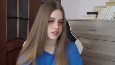 Lily online show from February 5, 3:54 am