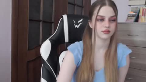 Lily online show from October 21, 2:16 am