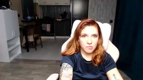 Snapshot of reginasmilee chatting on October 9, 1:38 pm Regina online show from October 9, 1:38 pm